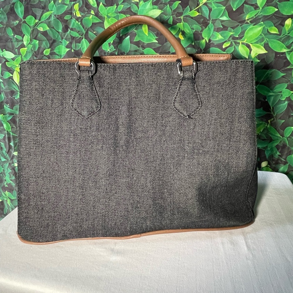 Guess Handbag - Picture 6 of 9